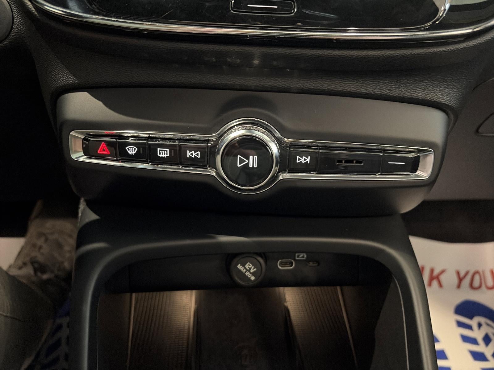 2021 Volvo XC40 Recharge P8 eAWD Pure Electric