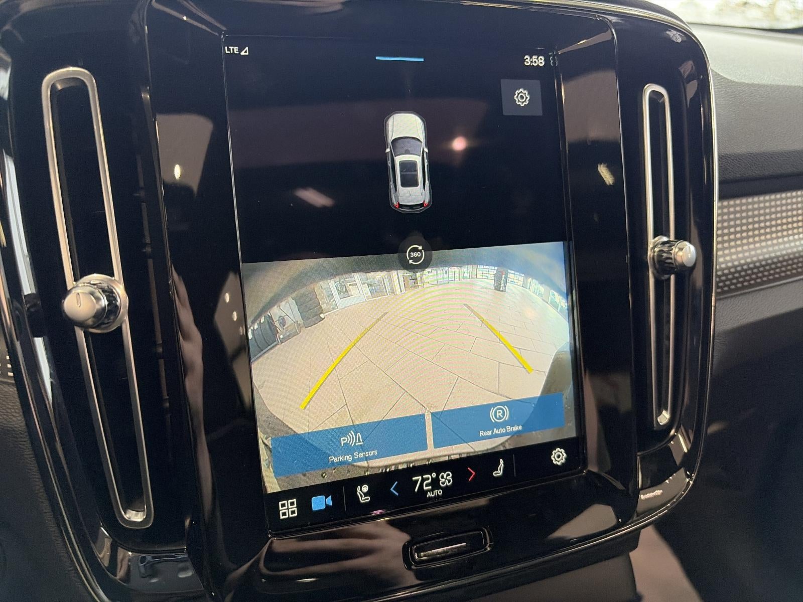 2021 Volvo XC40 Recharge P8 eAWD Pure Electric