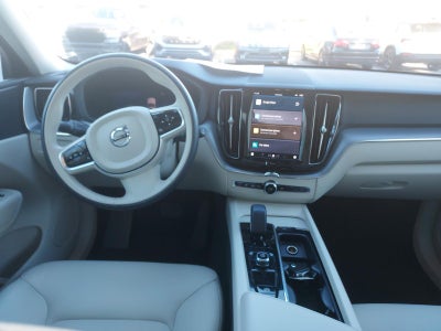 2024 Volvo XC60 B5 AWD Core Dark Theme