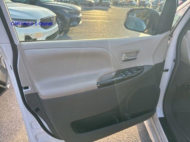 2019 Toyota Sienna XLE Premium FWD 8-Passenger (Natl)