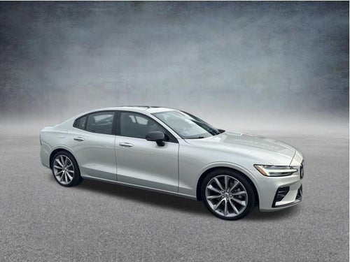 2021 Volvo S60 T5 AWD Momentum
