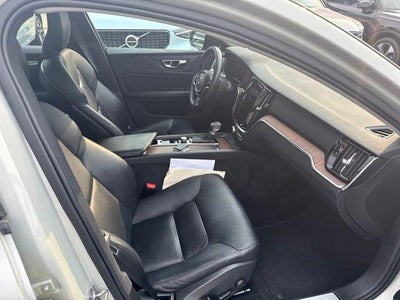 2021 Volvo S60 T5 AWD Momentum