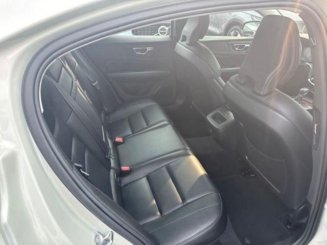 2021 Volvo S60 T5 AWD Momentum