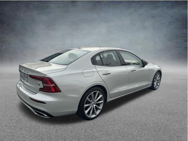 2021 Volvo S60 T5 AWD Momentum