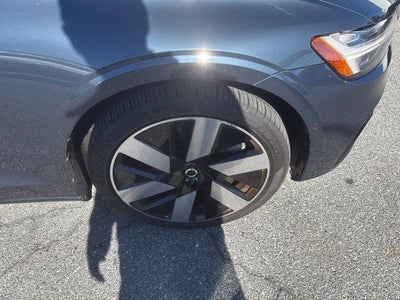 2025 Volvo S60 Plug-In Hybrid T8 AWD Plus