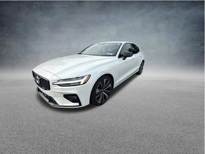 2022 Volvo S60 B5 AWD Momentum