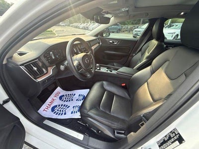 2022 Volvo S60 B5 AWD Momentum