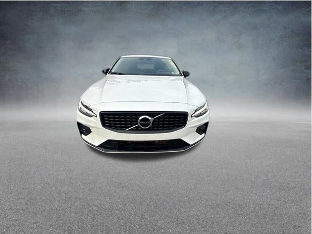 2022 Volvo S60 B5 AWD Momentum