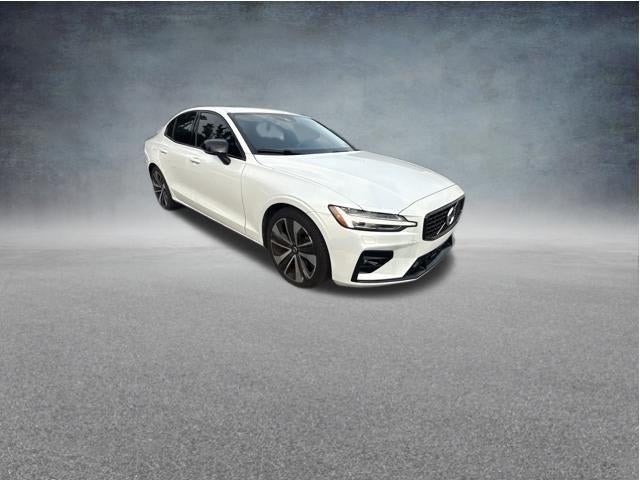 2022 Volvo S60 B5 AWD Momentum