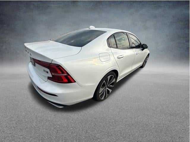 2022 Volvo S60 B5 AWD Momentum