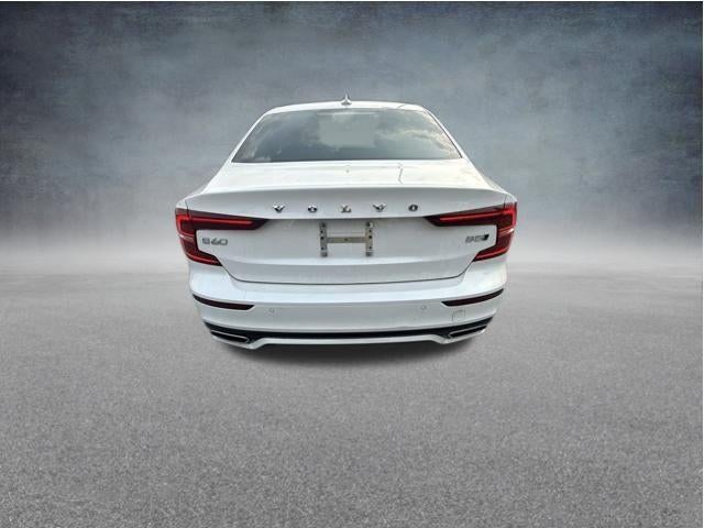 2022 Volvo S60 B5 AWD Momentum