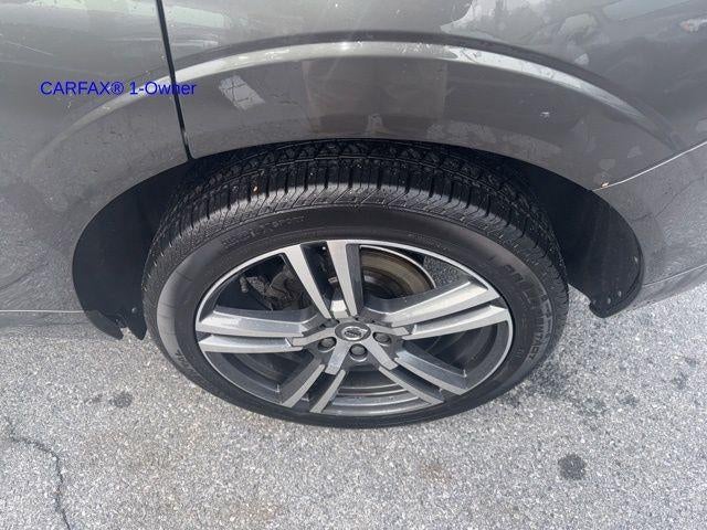 2018 Volvo XC60 T5 AWD Momentum