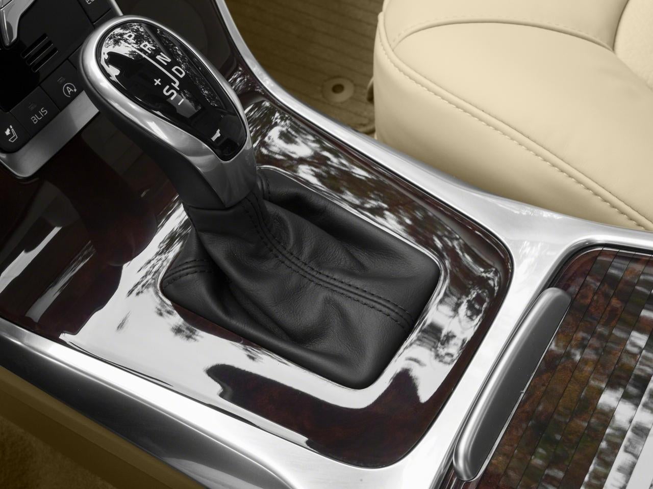 2015 Volvo S80 2015.5 4dr Sdn T6 AWD