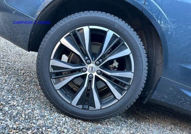 2023 Volvo XC60 B6 AWD Ultimate Dark Theme