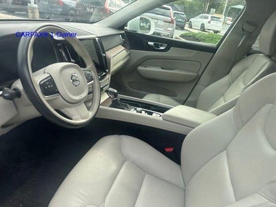 2021 Volvo XC60 T5 AWD Momentum