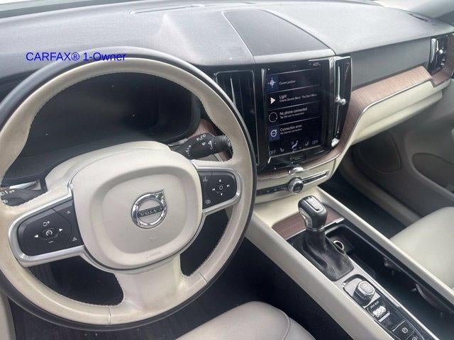 2021 Volvo XC60 T5 AWD Momentum