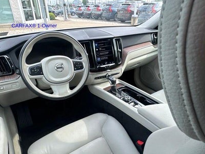 2021 Volvo XC60 T5 AWD Momentum