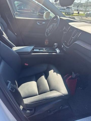 2021 Volvo XC60 T5 AWD Momentum