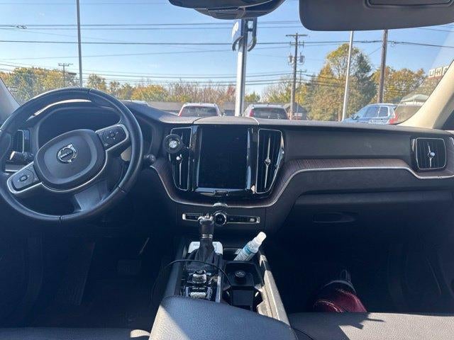 2021 Volvo XC60 T5 AWD Momentum