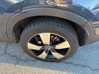 2021 Volvo XC40 T5 AWD Momentum