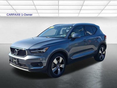 2019 Volvo XC40 T5 AWD Momentum