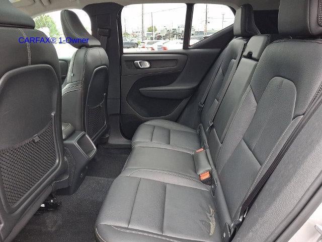 2019 Volvo XC40 T5 AWD Momentum