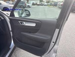 2019 Volvo XC40 T5 AWD Momentum