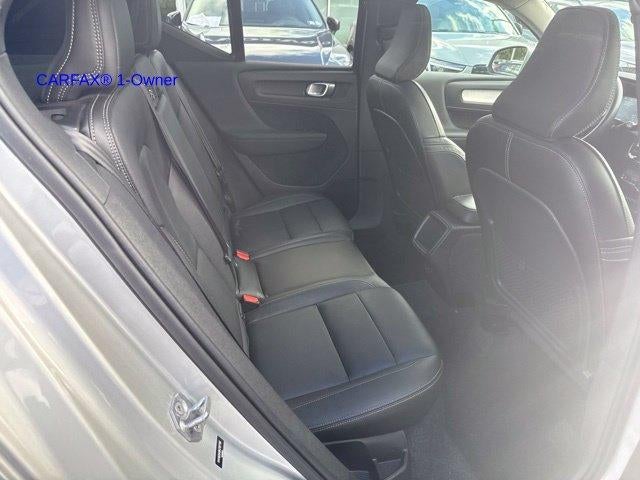 2019 Volvo XC40 T5 AWD Momentum