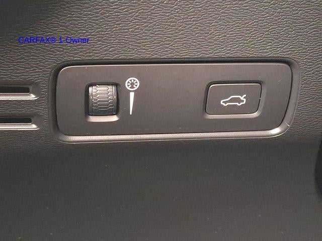 2021 Volvo XC40 T5 AWD R-Design