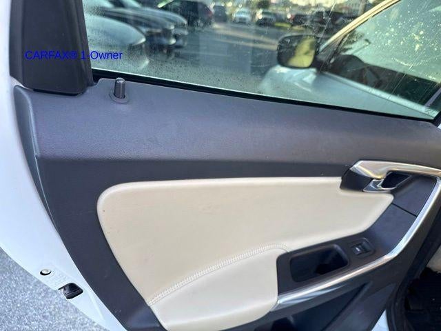 2016 Volvo XC60 AWD 4dr T5 Premier
