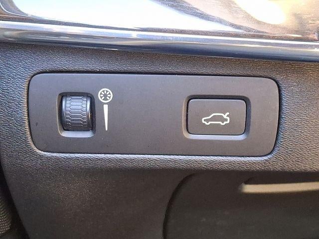 2018 Volvo XC90 T6 AWD 7-Passenger Momentum