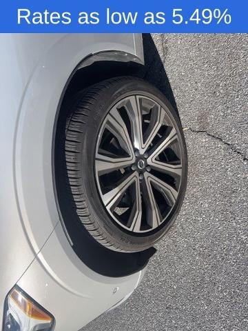 2023 Volvo XC60 B5 AWD Ultimate Bright Theme