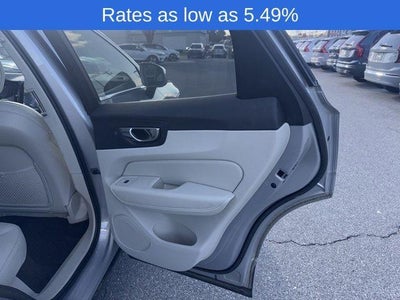 2023 Volvo XC60 B5 AWD Ultimate Bright Theme