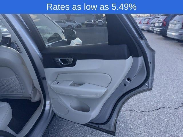 2023 Volvo XC60 B5 AWD Ultimate Bright Theme