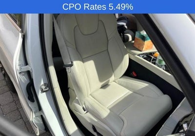 2023 Volvo XC60 B5 AWD Ultimate Bright Theme