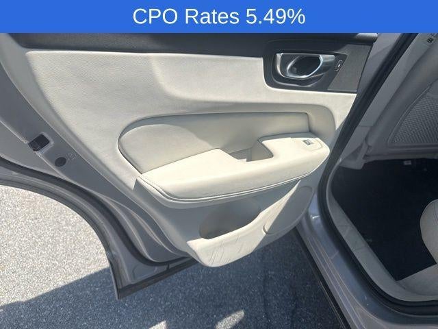 2024 Volvo XC60 B5 AWD Plus Dark Theme