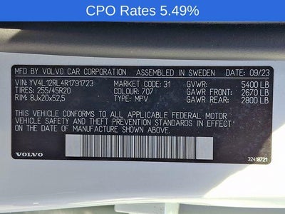 2024 Volvo XC60 B5 AWD Plus Dark Theme