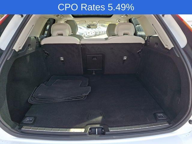 2024 Volvo XC60 B5 AWD Plus Dark Theme