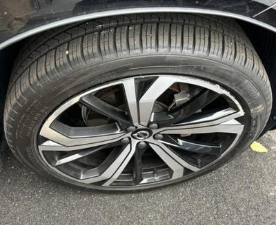 2024 Volvo XC60 B5 AWD Ultimate Dark Theme