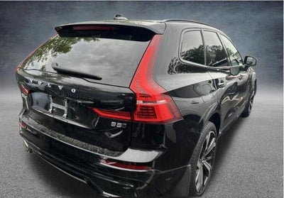 2024 Volvo XC60 B5 AWD Ultimate Dark Theme