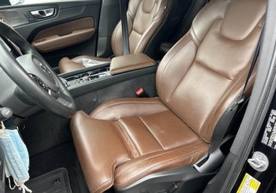 2024 Volvo XC60 B5 AWD Ultimate Dark Theme