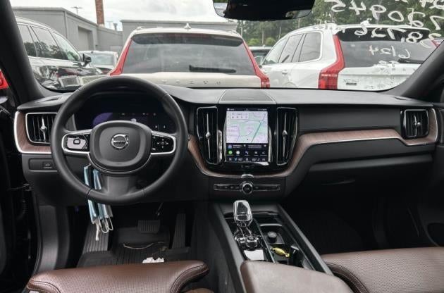 2024 Volvo XC60 B5 AWD Ultimate Dark Theme