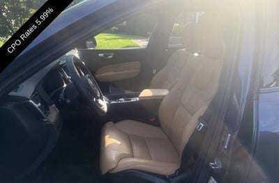 2024 Volvo XC60 B5 AWD Ultimate Dark Theme