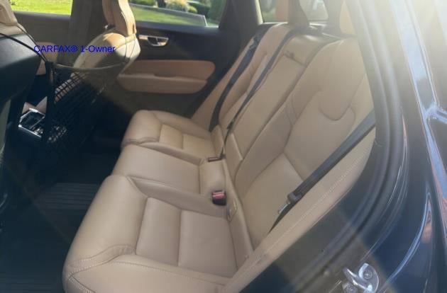 2024 Volvo XC60 B5 AWD Ultimate Dark Theme