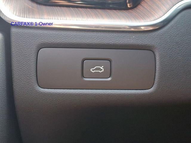 2023 Volvo XC60 B5 AWD Plus Bright Theme