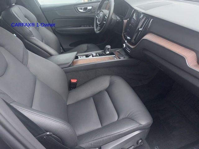 2023 Volvo XC60 B5 AWD Plus Dark Theme