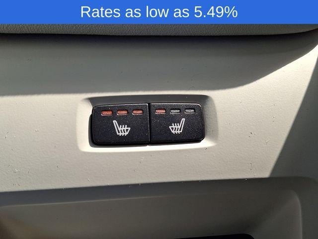 2023 Volvo XC60 B5 AWD Plus Dark Theme