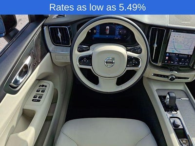 2023 Volvo XC60 B5 AWD Plus Dark Theme