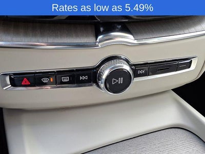 2023 Volvo XC60 B5 AWD Plus Dark Theme