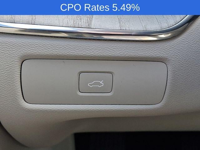 2023 Volvo XC60 B5 AWD Plus Dark Theme